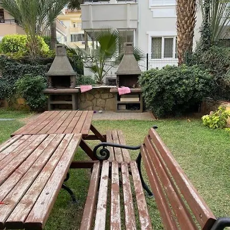 Oba Konak Sitesi Denize 150 M Apartment *