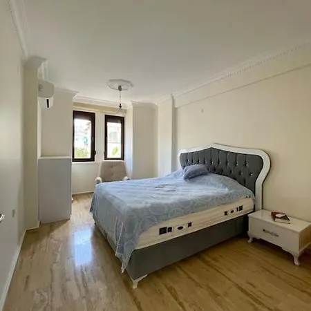 Oba Konak Sitesi Denize 150 M Apartment